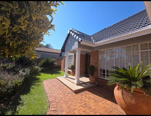 4 BEDROOM HOUSE FOR SALE IN SUNWARD PARK